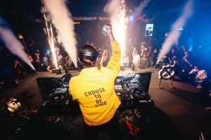 Live Famous DJ The Brotherhood Gunawarman